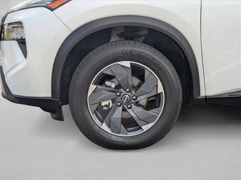 Used 2024 Nissan Rogue SV image 21