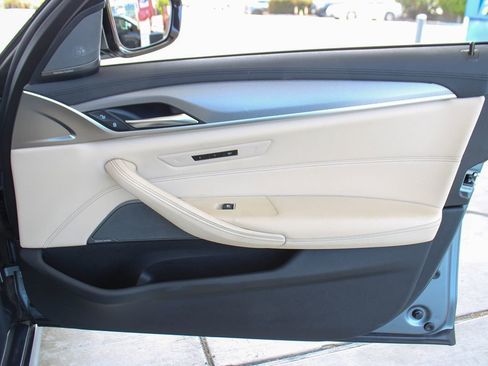 Used 2020 BMW M550i xDrive w/ Executive Package AWD/4WD image 45