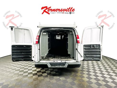 Used 2021 Chevrolet Express 2500 w/ Driver Convenience Package image 28