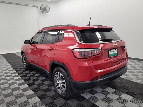 Used 2019 Jeep Compass Latitude FWD image 5