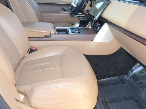 Used 2023 Land Rover Range Rover SE image 27