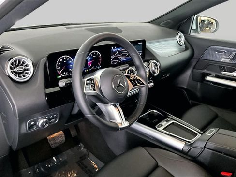 Used 2024 Mercedes-Benz GLA 250 4MATIC image 18