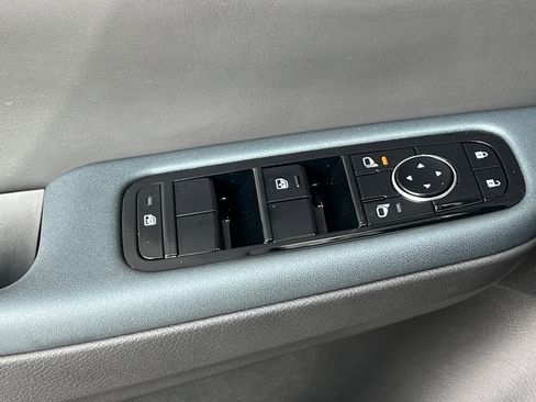 New 2026 Nissan Leaf Platinum+ w/ Cargo Package (Platinum+) image 7