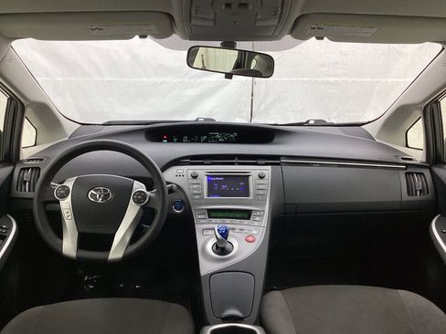 Used 2015 Toyota Prius Two image 27