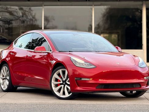 Used 2018 Tesla Model 3 Performance image 2
