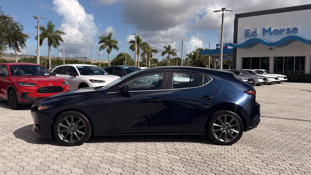 Used 2020 MAZDA MAZDA3 Hatchback FWD image 3