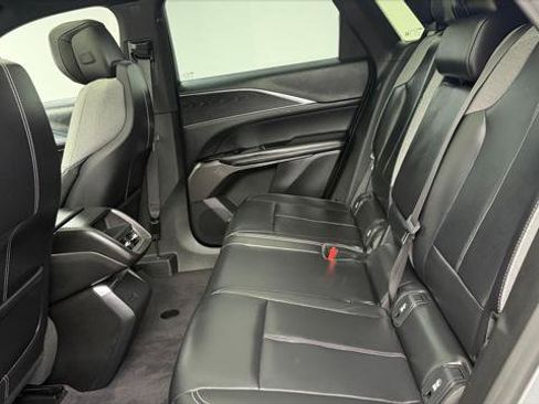Used 2024 Cadillac Lyriq Tech RWD image 17