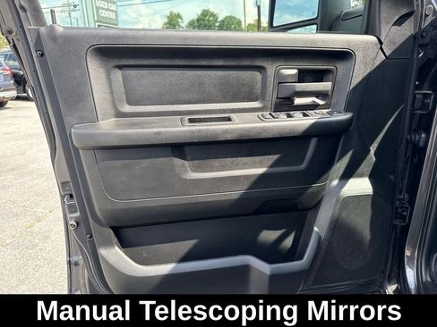 Used 2024 RAM 2500 Tradesman w/ Chrome Appearance Group image 23