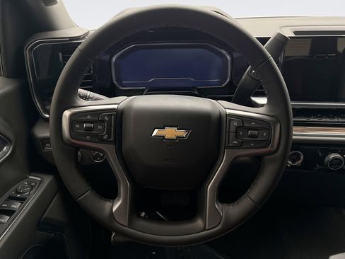 Used 2024 Chevrolet Silverado 1500 LT image 12
