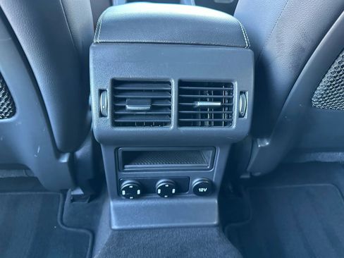 Used 2017 Jaguar F-PACE R-Sport image 19