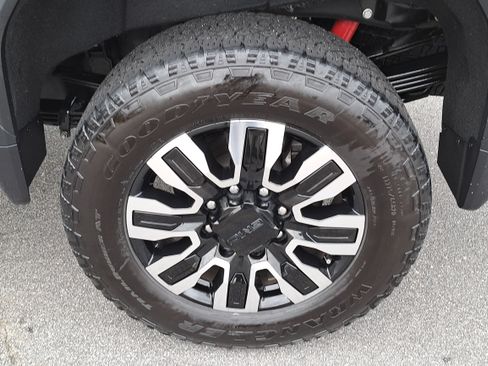 Used 2024 GMC Sierra 2500 Denali Ultimate w/ Max Trailering Package AWD/4WD image 32