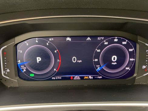 Used 2020 Volkswagen Tiguan SEL image 19