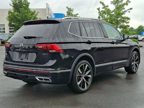 Used 2023 Volkswagen Tiguan SEL R-Line AWD/4WD image 9