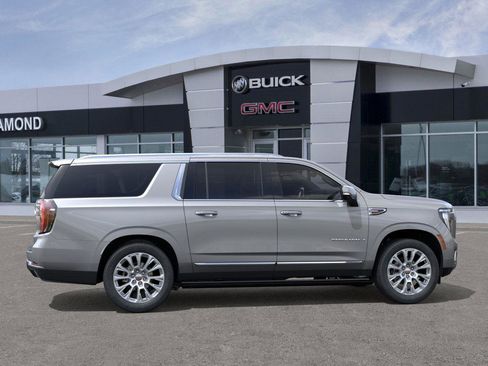 New 2026 GMC Yukon XL Denali w/ Denali Reserve Package image 5
