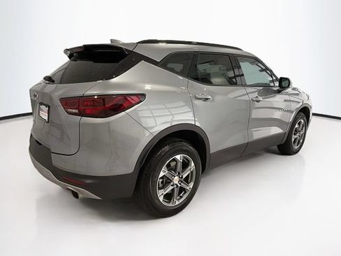 Used 2024 Chevrolet Blazer LT w/ Convenience Package FWD image 6