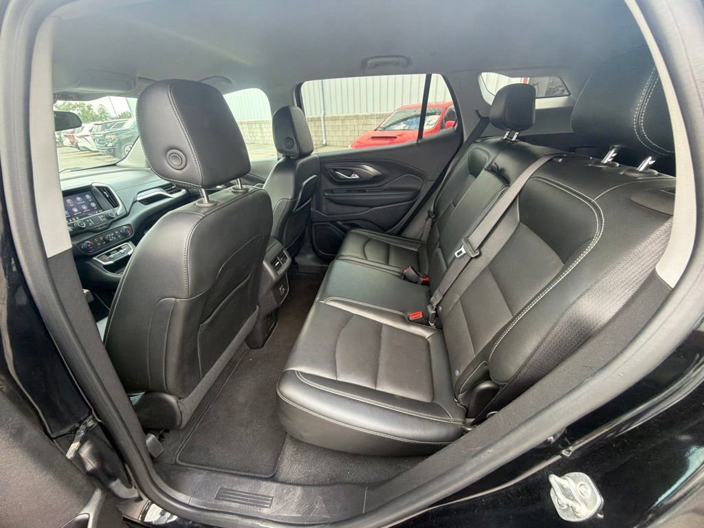 Used 2024 GMC Terrain SLT AWD/4WD image 11