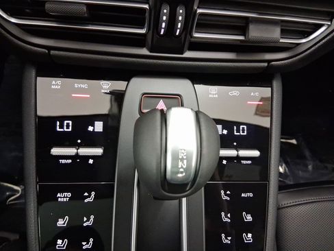 New 2026 Porsche Macan S image 17