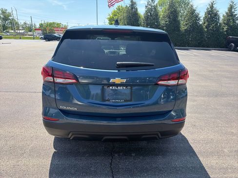 Used 2024 Chevrolet Equinox LS w/ LS Convenience Package image 4