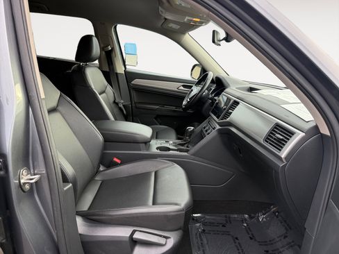 Used 2019 Volkswagen Atlas SE w/ Towing Package image 19