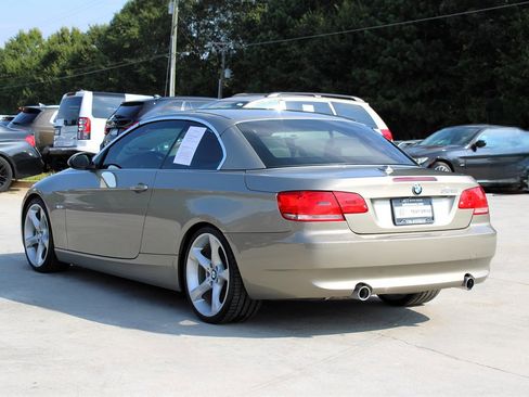 Used 2009 BMW 335i Convertible image 9