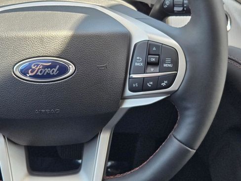 Certified 2025 Ford Explorer Active w/ Active Comfort Package RWD image 18