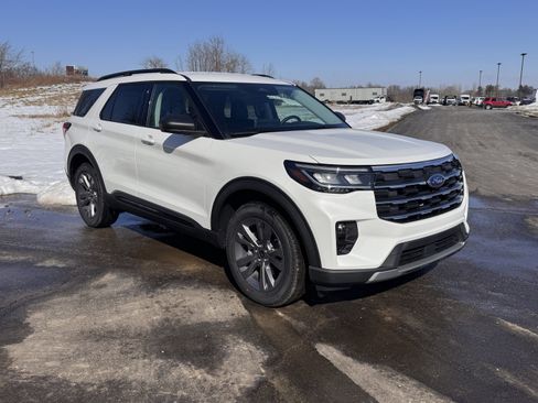 New 2026 Ford Explorer Active w/ Active Comfort Package image 2