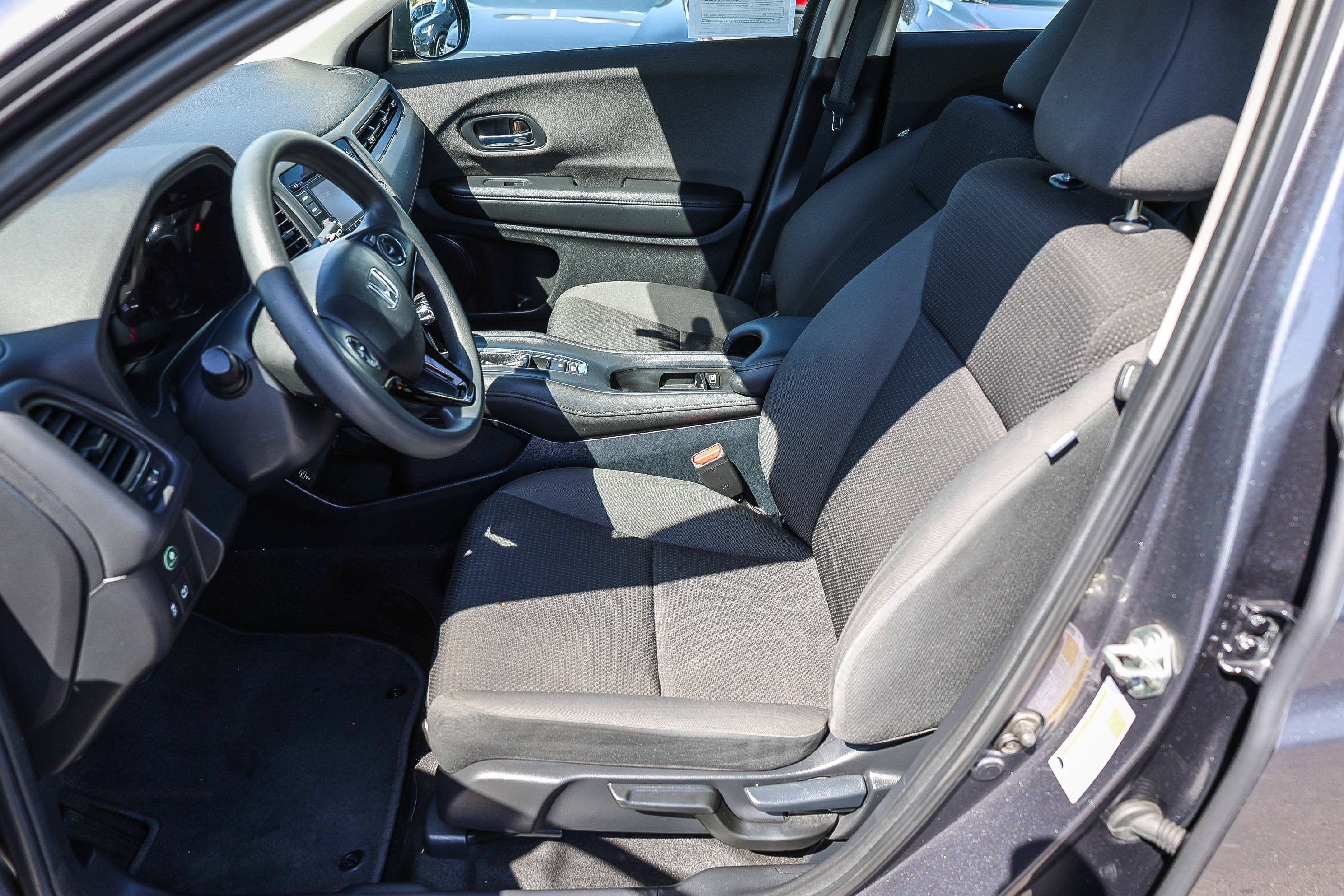 Certified 2020 Honda HR-V LX image 9