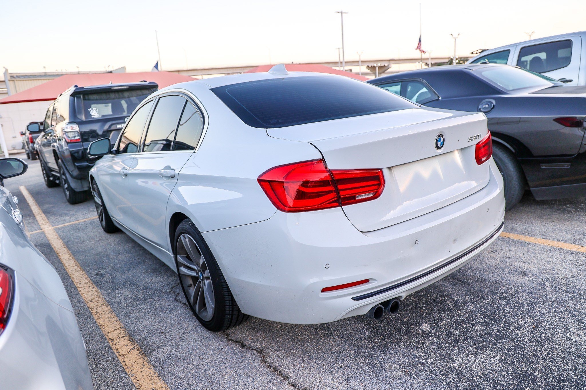 Used 2017 BMW 330i Sedan RWD image 9
