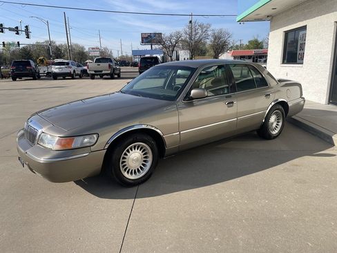 Used 2001 Mercury Grand Marquis LS image 4