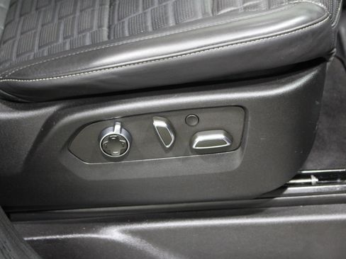 Used 2023 Cadillac Escalade ESV Sport Platinum AWD/4WD image 31