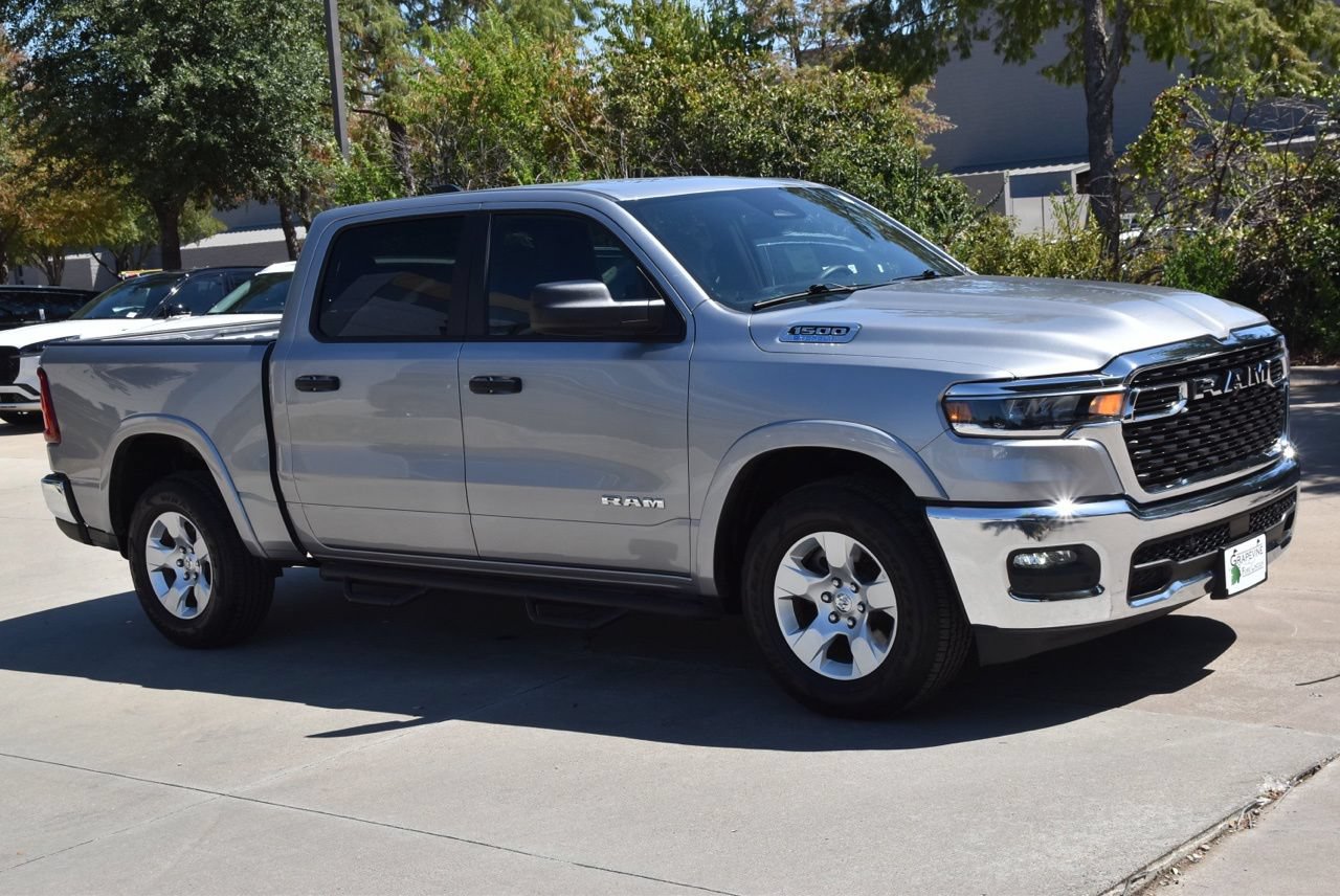 Used 2025 RAM 1500 Big Horn RWD image 5