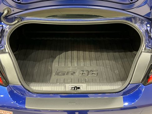 Used 2025 Toyota GR86 Premium w/ ALL Weather Mat Package (TMS) RWD image 12