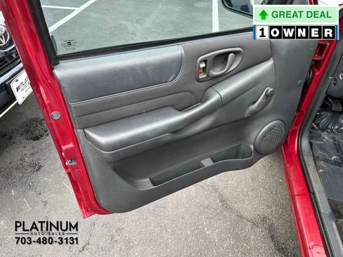 Used 2003 Chevrolet S10 Pickup LS image 13