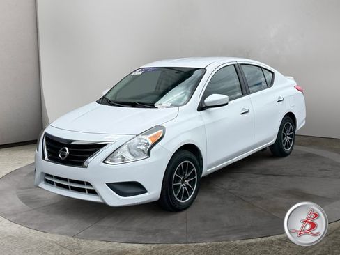 Used 2017 Nissan Versa SV FWD image 2