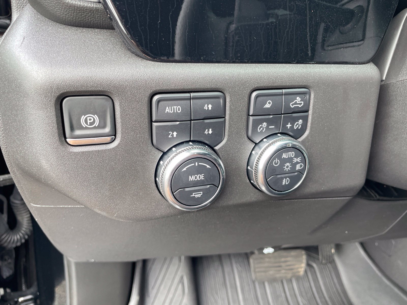 Used 2025 GMC Sierra 1500 SLT AWD/4WD image 25