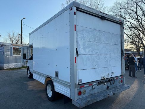 Used 2006 Ford E-450 and Econoline 450 image 5