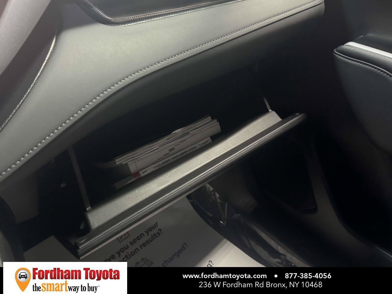 Used 2023 Toyota Highlander XLE AWD/4WD image 18