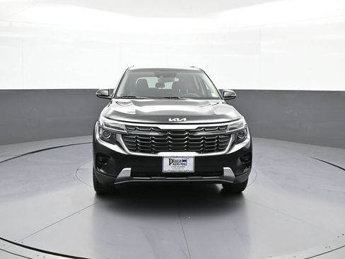 Certified 2025 Kia Seltos S AWD/4WD image 2