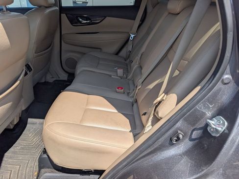 Used 2017 Nissan Rogue SL w/ SL Premium Package FWD image 8