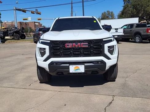 Used 2024 GMC Canyon Elevation w/ Convenience Package image 2