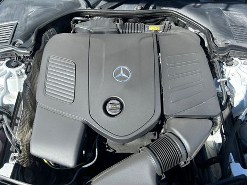 Used 2025 Mercedes-Benz C 300 4MATIC Sedan image 23