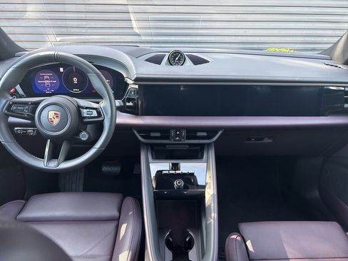Certified 2025 Porsche Macan Electric RWD image 21