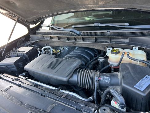 Used 2021 GMC Yukon SLT w/ SLT Premium Package image 13