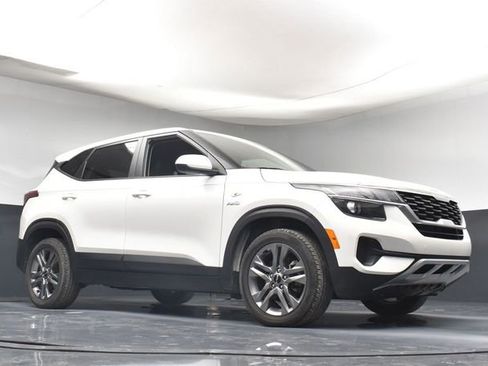 Used 2022 Kia Seltos LX image 28