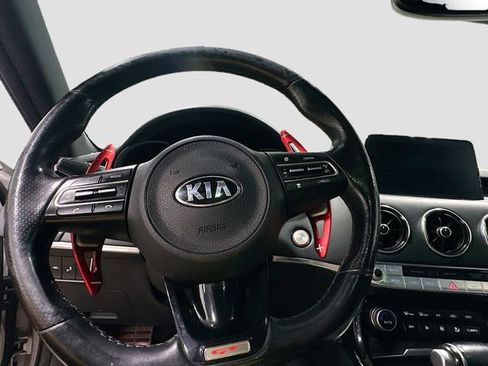 Used 2018 Kia Stinger GT1 image 13