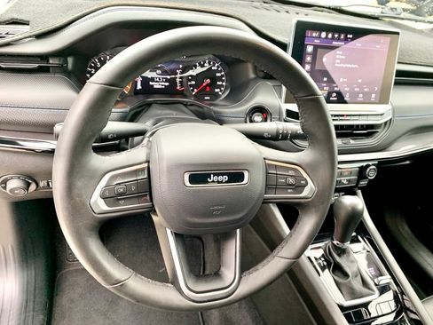 Used 2025 Jeep Compass Latitude w/ Altitude Special Edition AWD/4WD image 28
