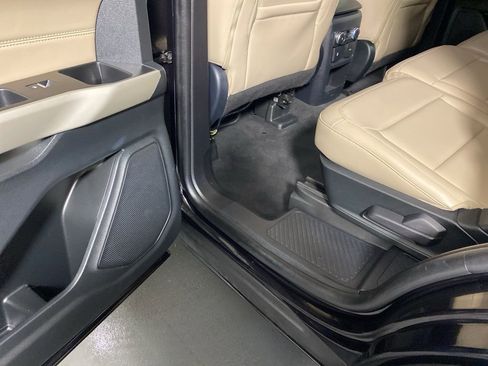 Used 2021 Ford Explorer XLT w/ Equipment Group 202A image 27