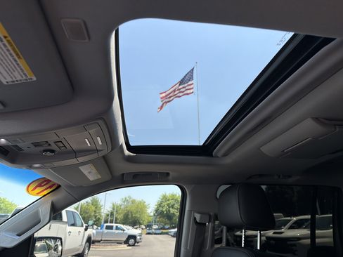 Used 2019 GMC Yukon XL Denali w/ Open Road Package AWD/4WD image 28