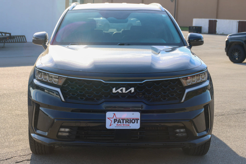 Used 2023 Kia Sorento EX FWD image 2