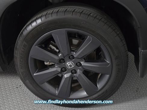 Certified 2025 Honda Pilot Sport image 10